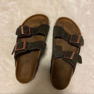 *sold on m e r c* Birkenstock Sandals
